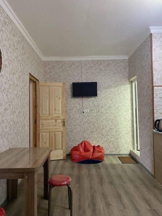 Achela'S Guesthouse Borjomi Exteriör bild